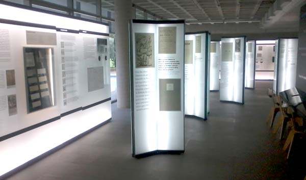 Exposição permanente sobre a vida de Guita e José Mindlin, detalhes sobre livros e curiosidades (Foto por Daniel Mendonça)