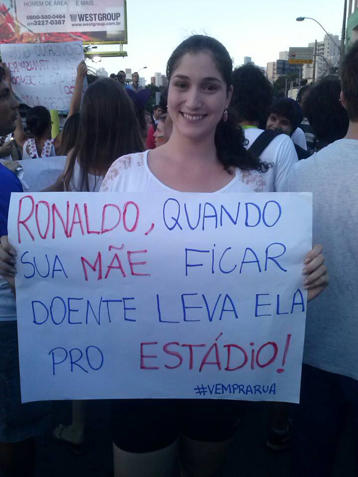 As hashtags #VempraRua e #OGiganteAcordou nas ruas